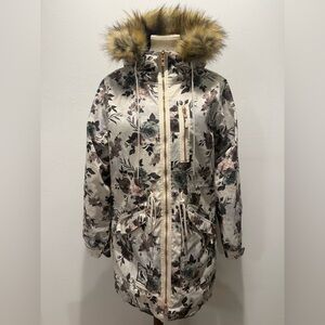 Like New! L1 Premium Goods Snowboarding Jacket - Fairbanks Snow Peony Print